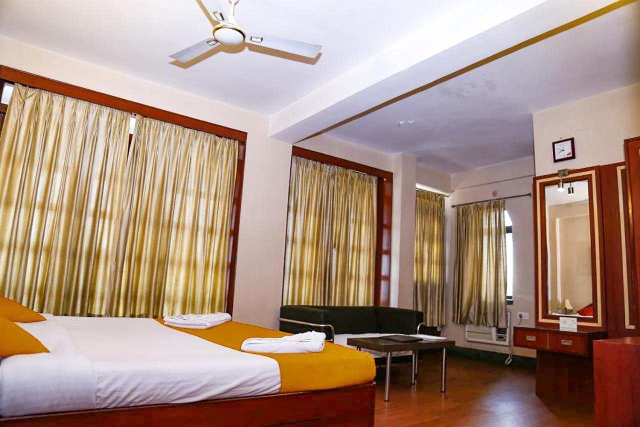 Fabhotel Shivangan Airport - Fully Vaccinated Staff Hotel Kolkata