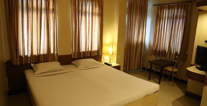 Fabhotel Shivangan Airport - Fully Vaccinated Staff Kolkata