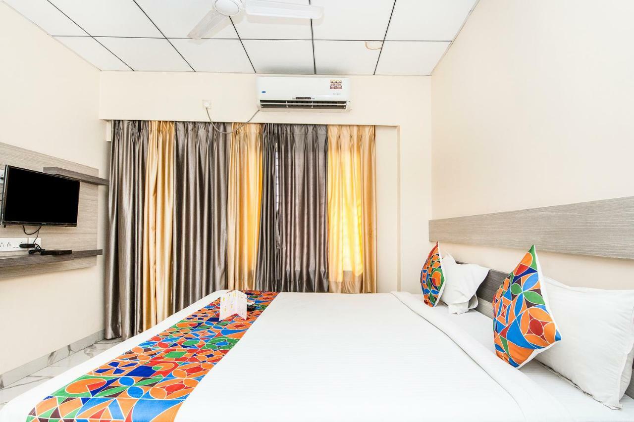 Fabhotel Shivangan Airport - Fully Vaccinated Staff Hotel Kolkata